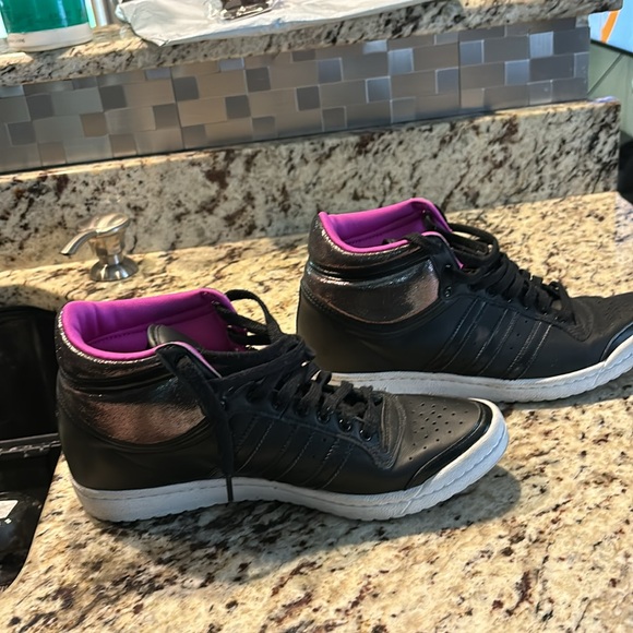 Adidas - Picture 6 of 6